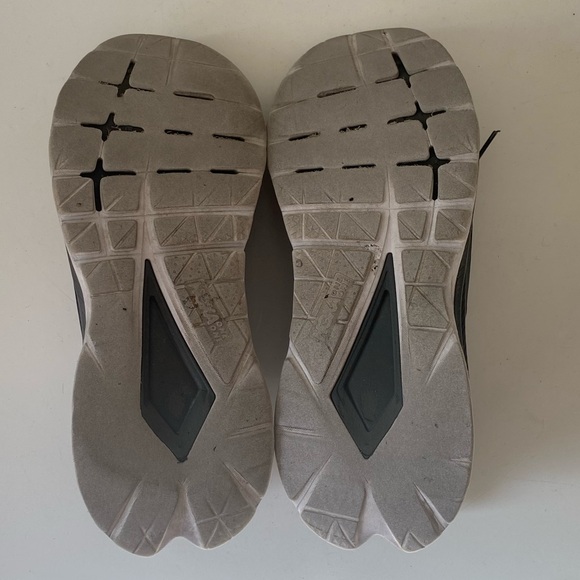 Women's Hoka Sneakers Size 8 - Picture 5 of 6